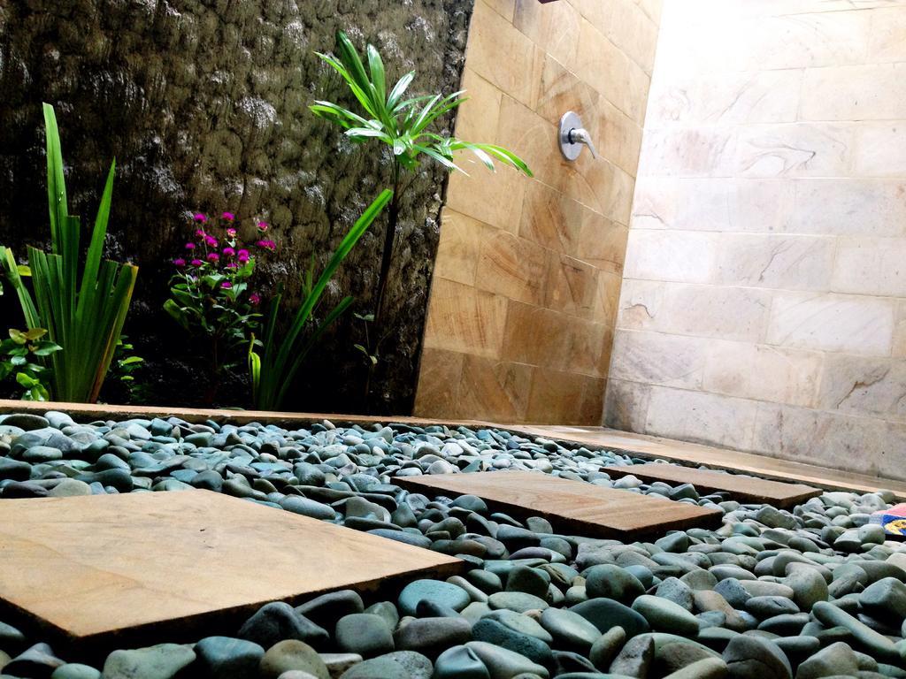 Shu Villa Lombok Kuta  Exterior photo