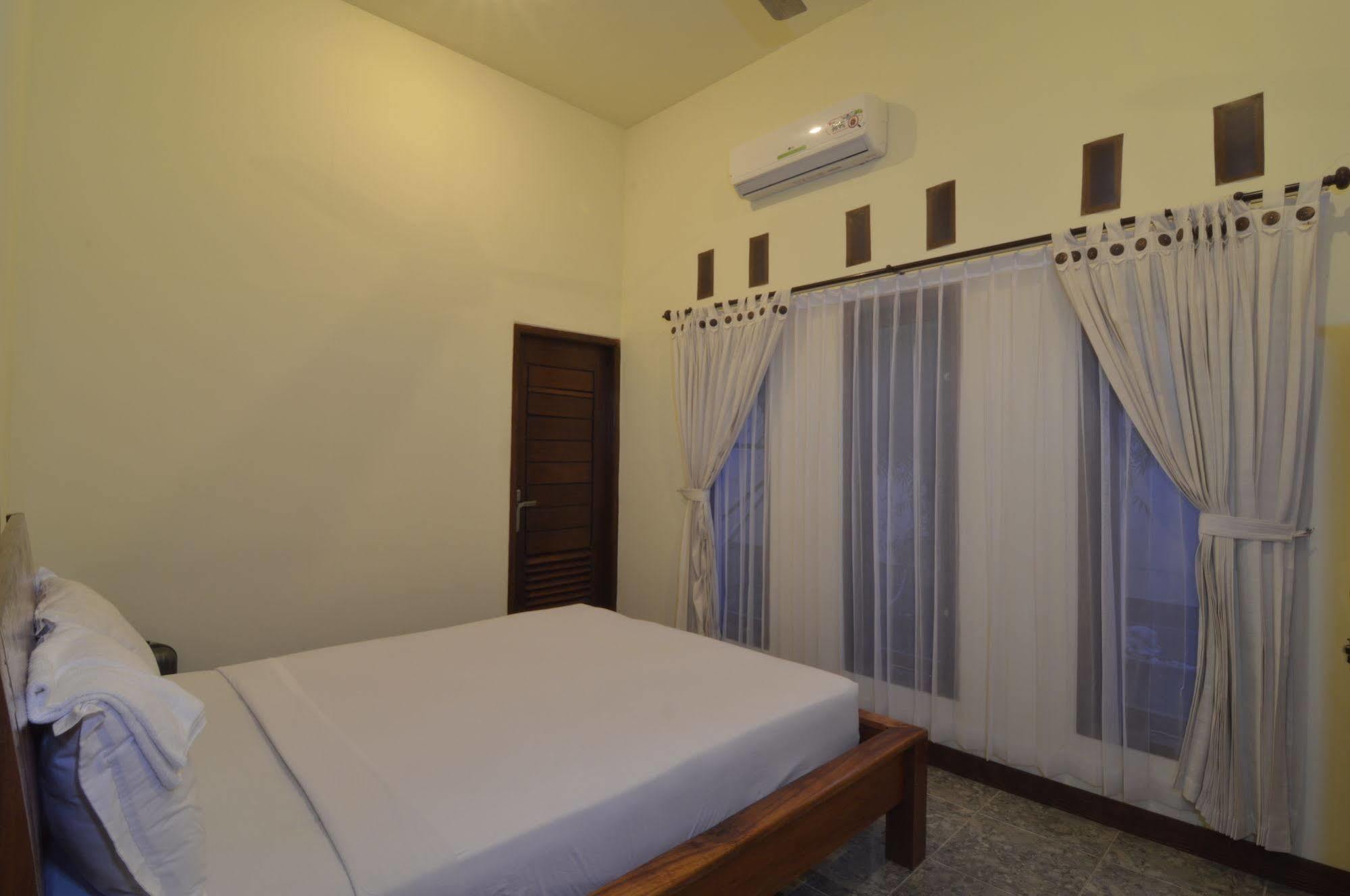 Shu Villa Lombok Kuta  Exterior photo