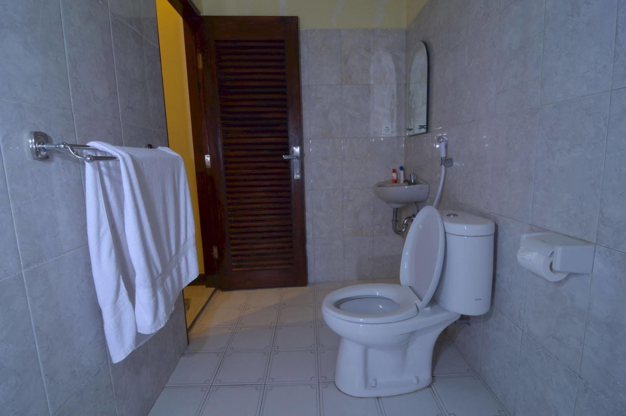 Shu Villa Lombok Kuta  Exterior photo